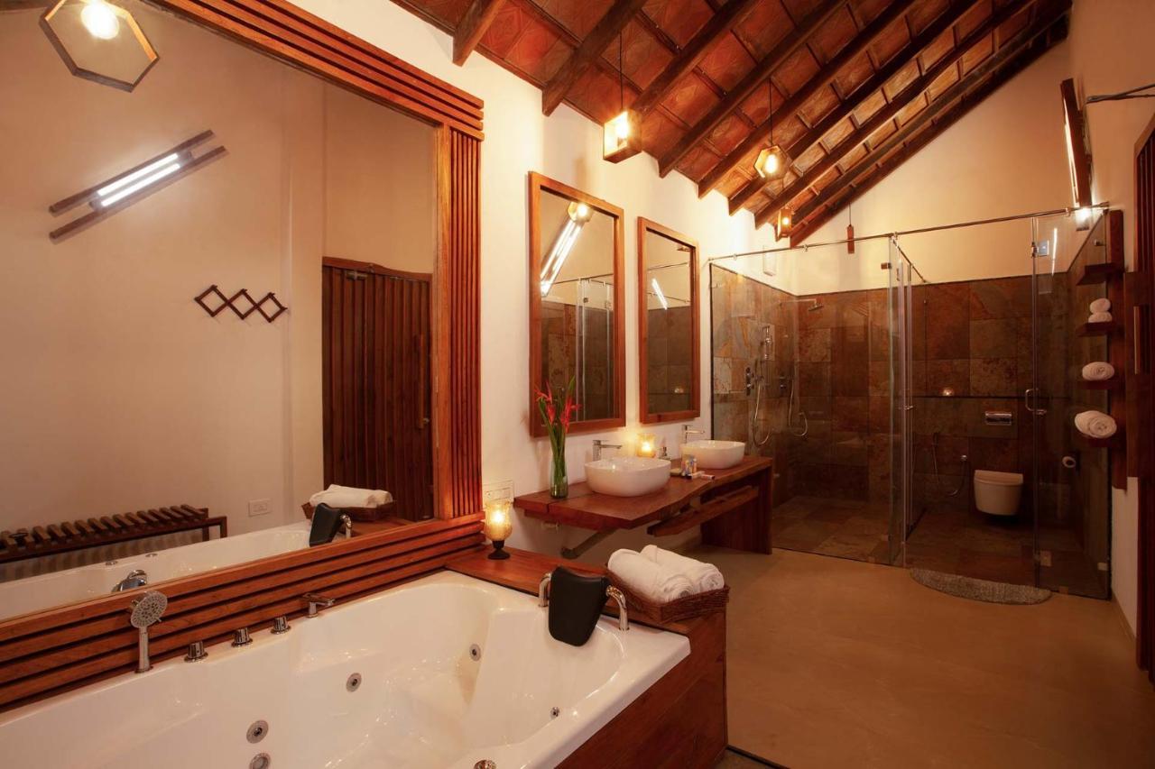 Stayvista At Cedar - Strelitzia 2Bhk With Breakfast And Jacuzzi Чикмагалур Экстерьер фото