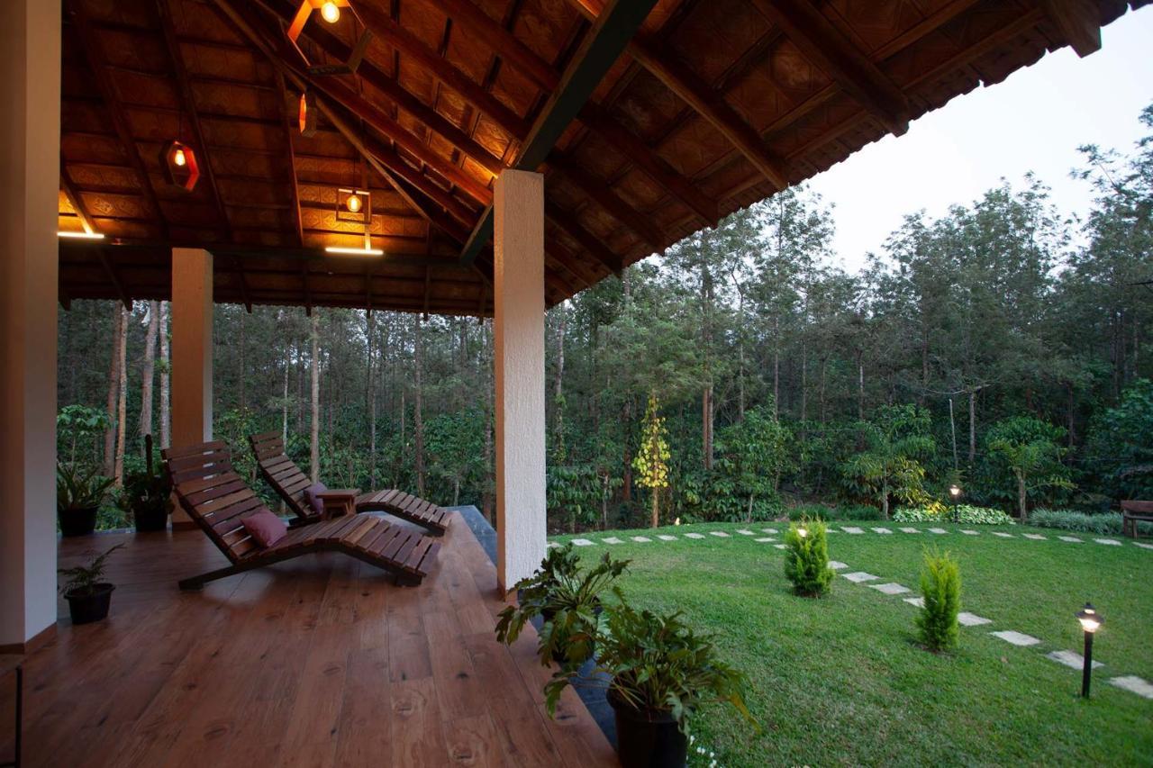 Stayvista At Cedar - Strelitzia 2Bhk With Breakfast And Jacuzzi Чикмагалур Экстерьер фото